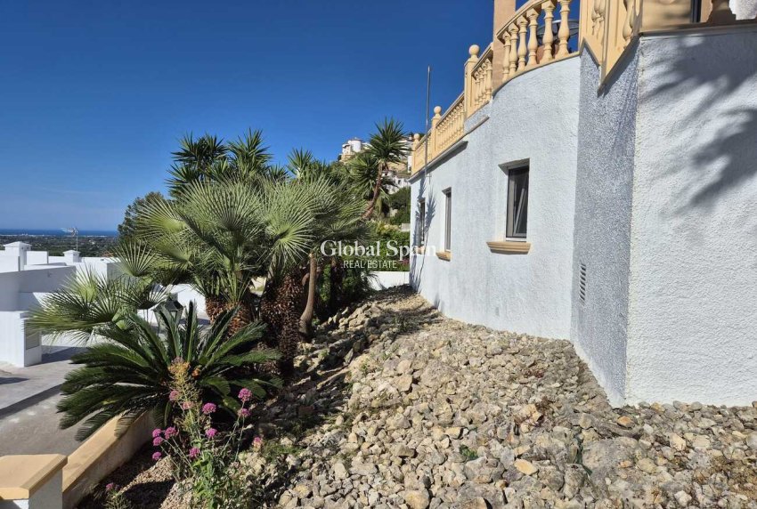 Venta - VILLA -
PEDREGUER - Inland