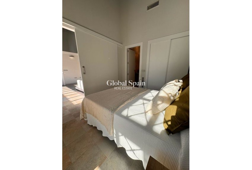 Venta - VILLA -
PERALEJA GOLF - Inland