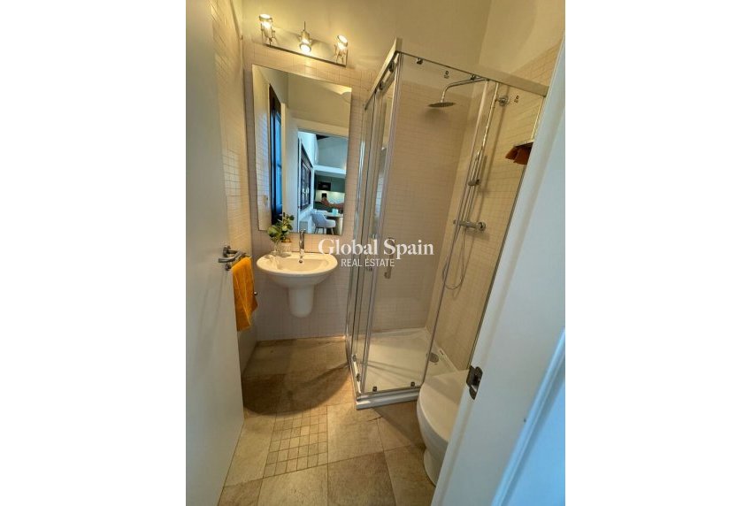 Venta - VILLA -
PERALEJA GOLF - Inland