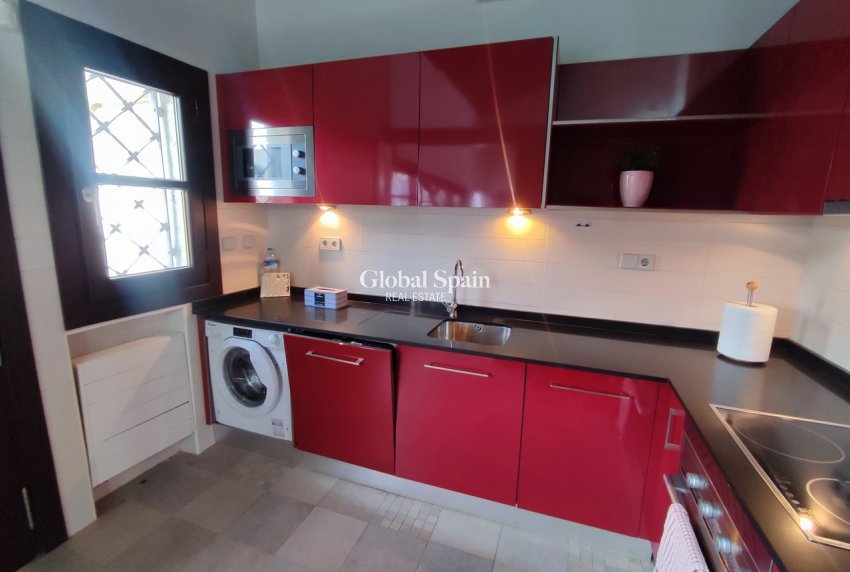 Venta - VILLA -
PERALEJA GOLF - Inland