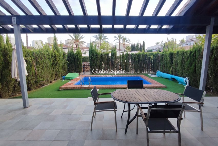 Venta - VILLA -
PERALEJA GOLF - Inland