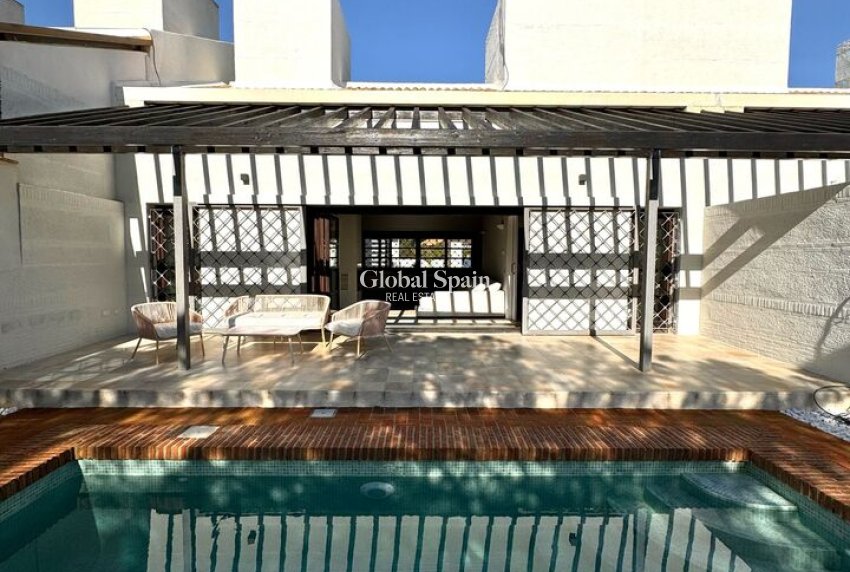 Venta - VILLA -
PERALEJA GOLF - Inland