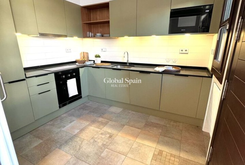 Venta - VILLA -
PERALEJA GOLF - Inland