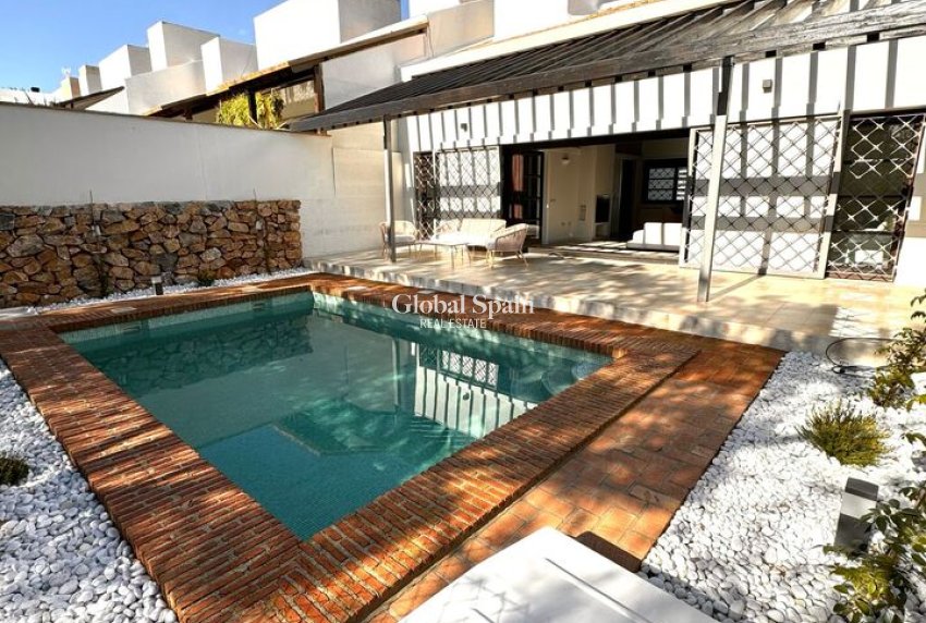 Venta - VILLA -
PERALEJA GOLF - Inland