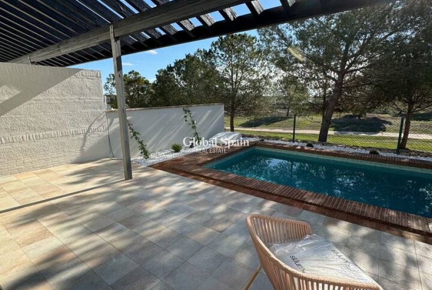 Venta - VILLA -
PERALEJA GOLF - Inland