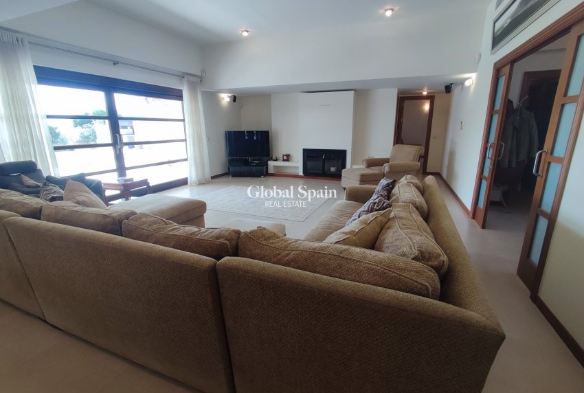 Venta - VILLA -
PERALEJA GOLF - Inland