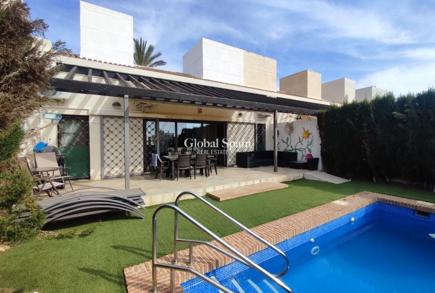 Venta - VILLA -
PERALEJA GOLF - Inland