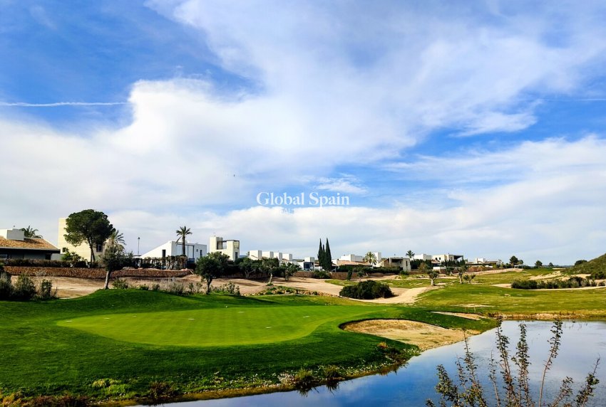 Venta - VILLA -
PERALEJA GOLF - Inland