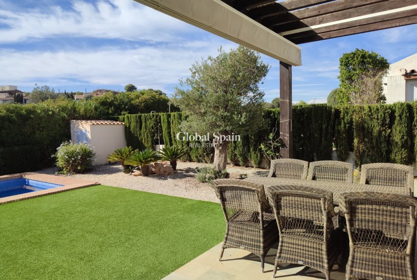 Venta - VILLA -
PERALEJA GOLF - Inland