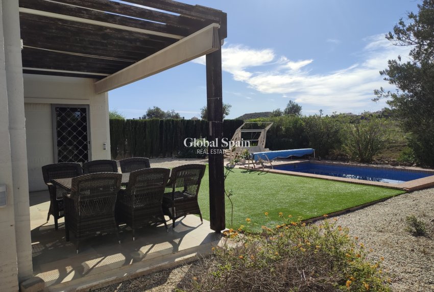 Venta - VILLA -
PERALEJA GOLF - Inland