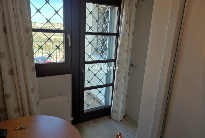 Venta - VILLA -
PERALEJA GOLF - Inland