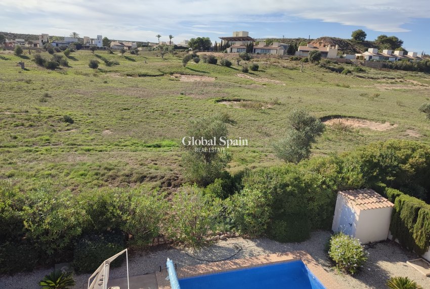Venta - VILLA -
PERALEJA GOLF - Inland