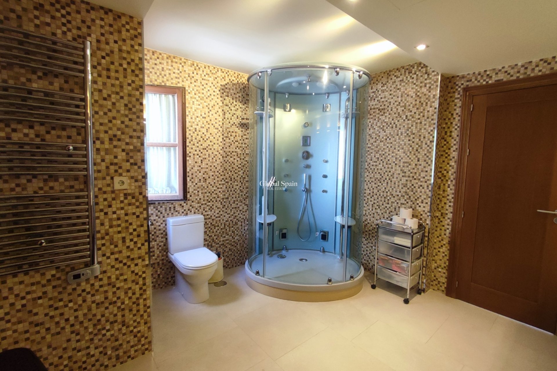 Venta - VILLA -
PERALEJA GOLF - Inland