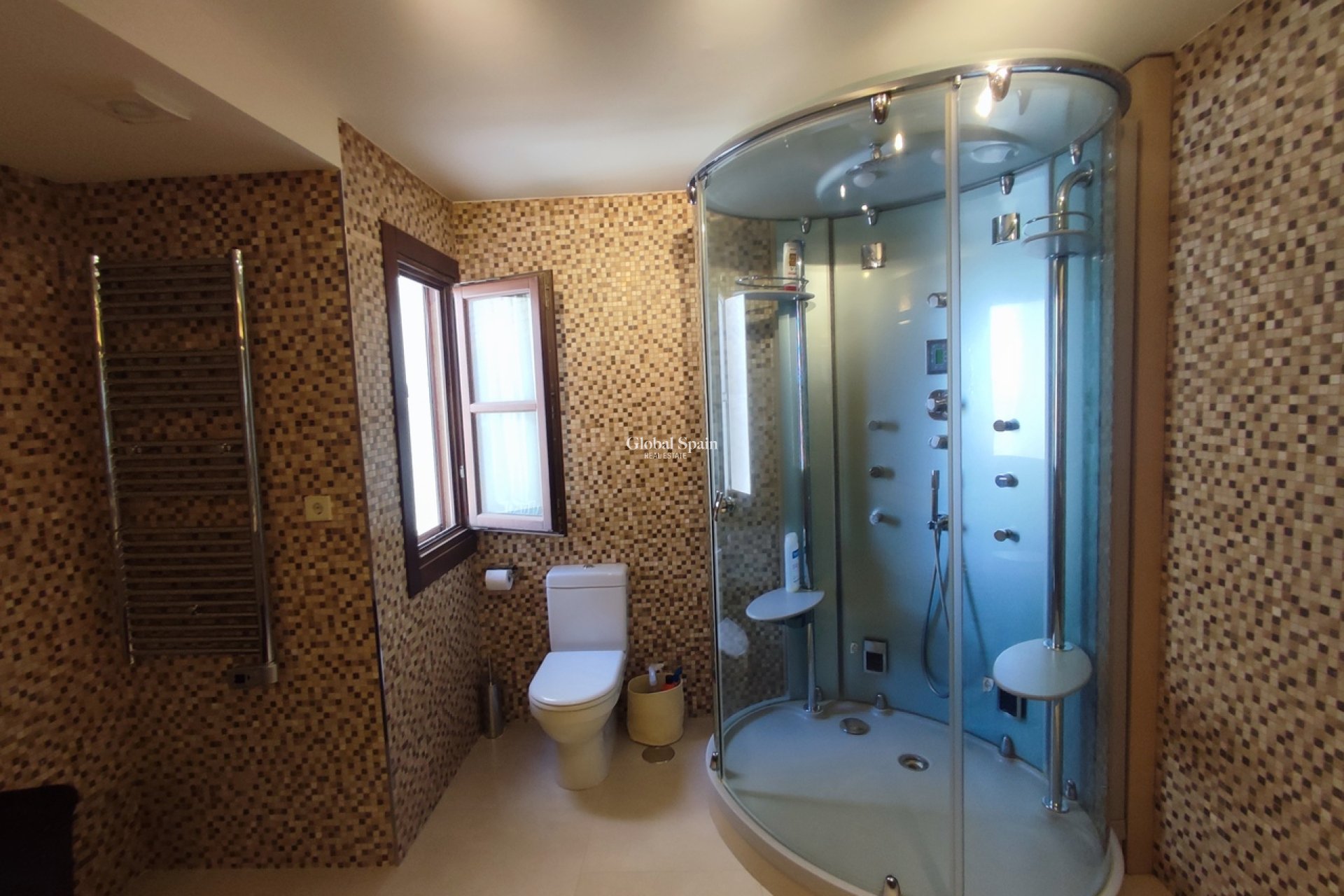 Venta - VILLA -
PERALEJA GOLF - Inland