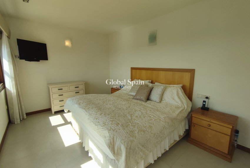 Venta - VILLA -
PERALEJA GOLF - Inland