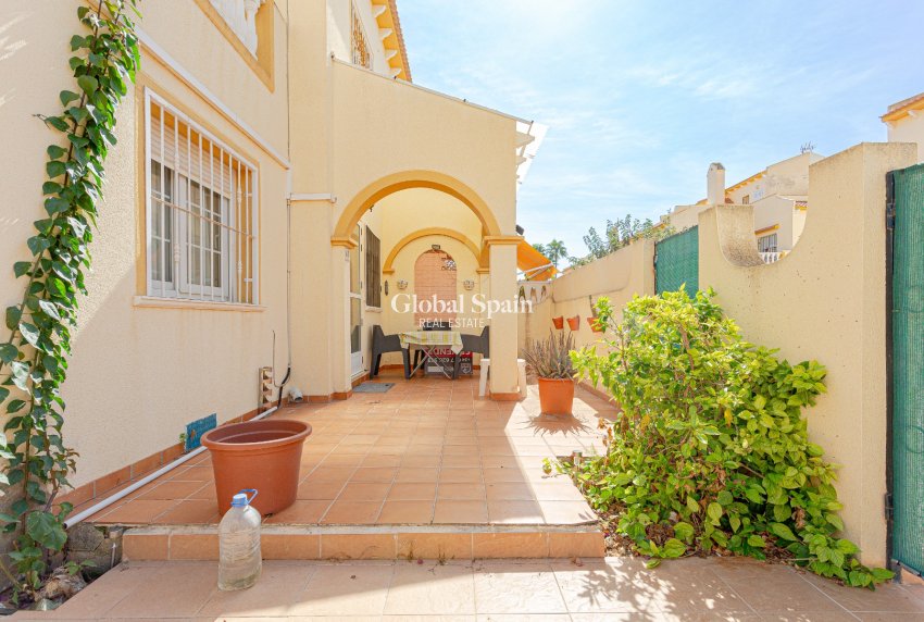 Venta - VILLA -
PILAR DE LA HORADADA - Costa Blanca