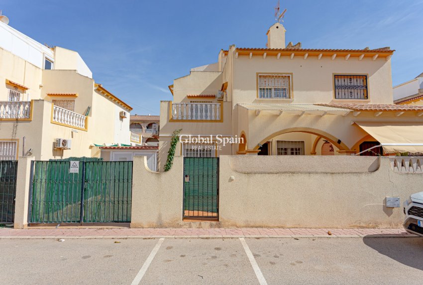 Venta - VILLA -
PILAR DE LA HORADADA - Costa Blanca