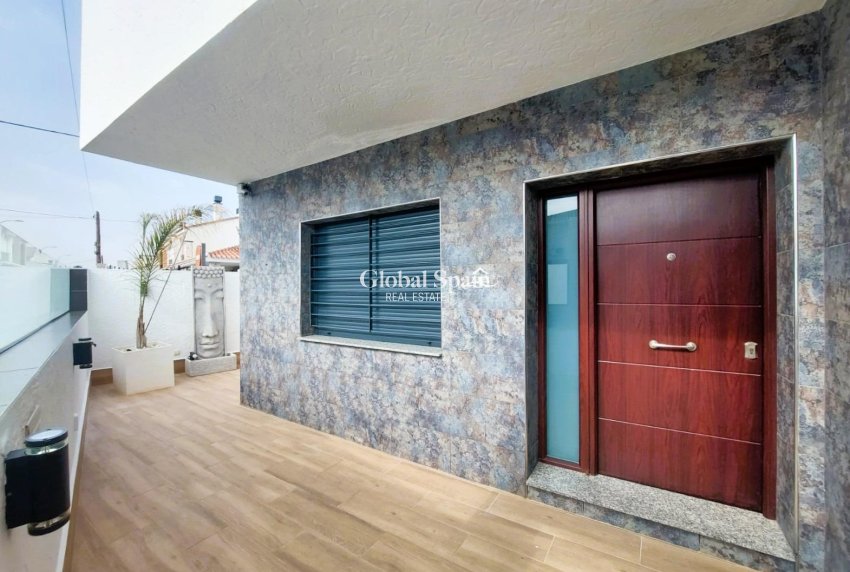 Venta - VILLA -
PILAR DE LA HORADADA - Costa Blanca