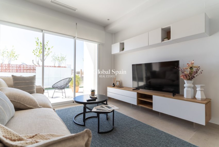 Venta - VILLA -
PILAR DE LA HORADADA - Costa Blanca