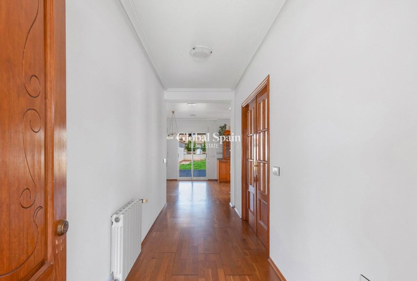 Venta - Villa -
PILAR DE LA HORADADA - La Torre de la Horadada