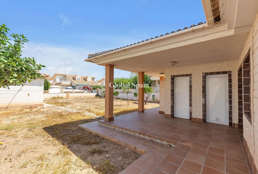 Venta - Villa -
PILAR DE LA HORADADA - La Torre de la Horadada
