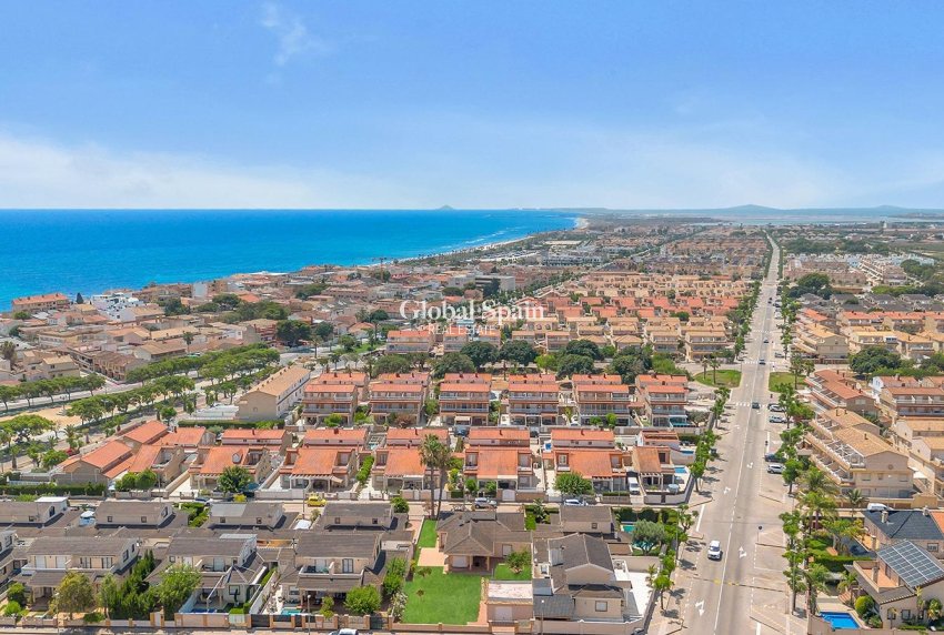 Venta - Villa -
PILAR DE LA HORADADA - La Torre de la Horadada