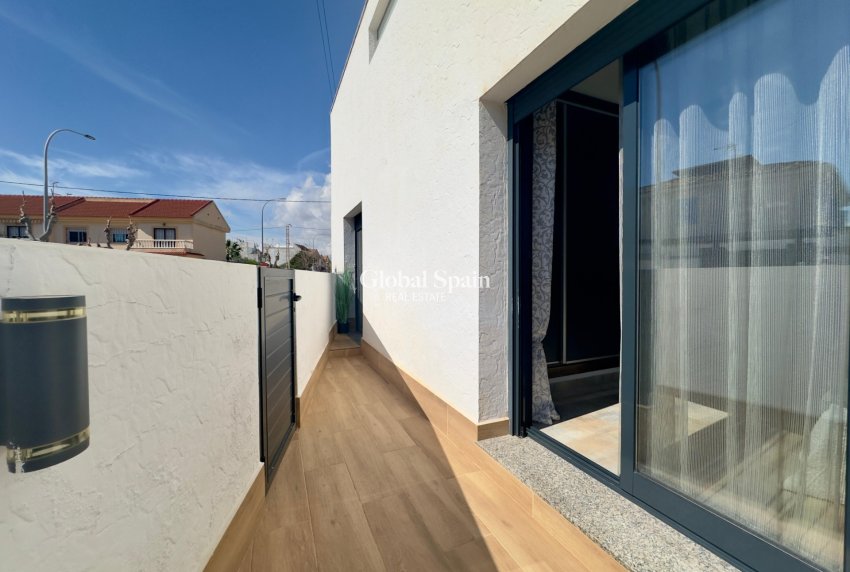 Venta - VILLA -
PILAR DE LA HORADADA - Torre de la Horadada