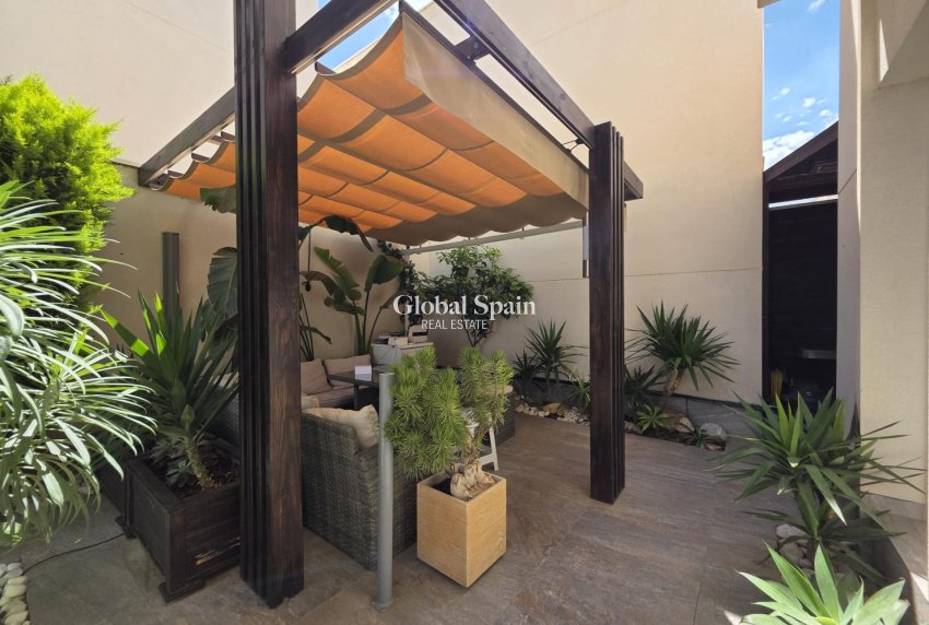 Venta - VILLA -
PILAR DE LA HORADADA - Zona Pueblo