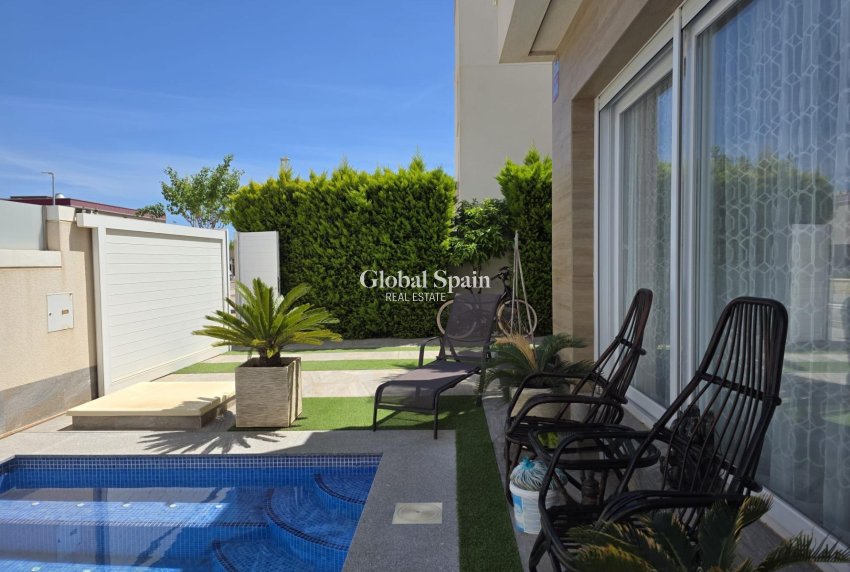 Venta - VILLA -
PILAR DE LA HORADADA - Zona Pueblo