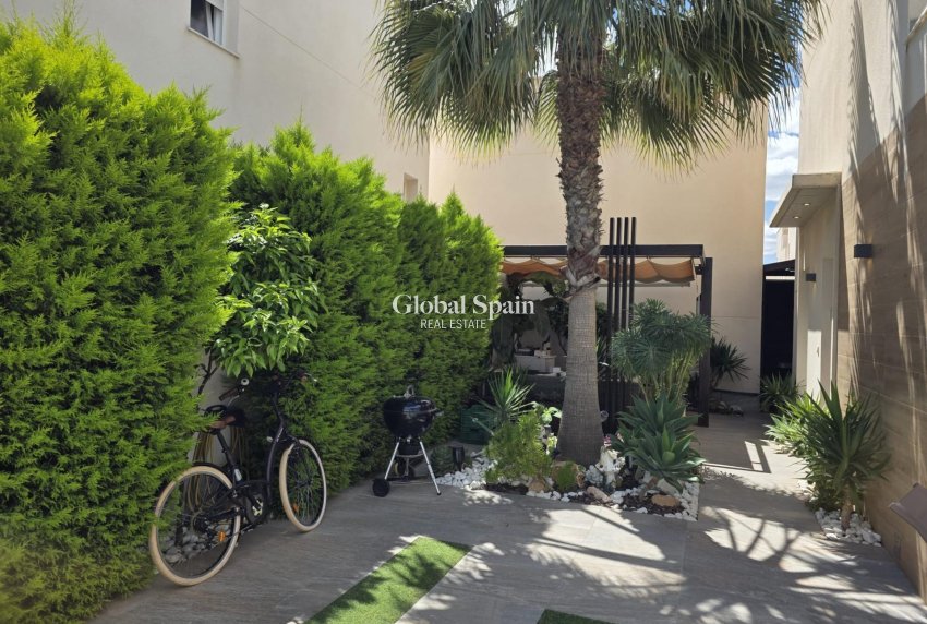 Venta - VILLA -
PILAR DE LA HORADADA - Zona Pueblo