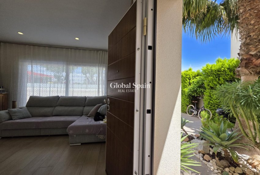 Venta - VILLA -
PILAR DE LA HORADADA - Zona Pueblo