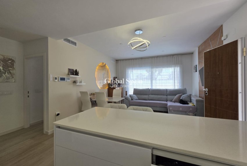 Venta - VILLA -
PILAR DE LA HORADADA - Zona Pueblo