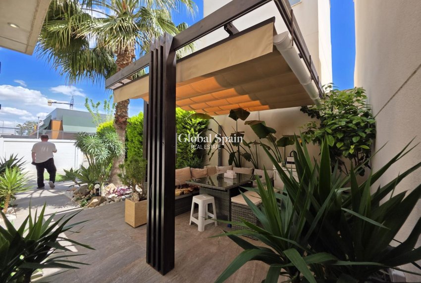 Venta - VILLA -
PILAR DE LA HORADADA - Zona Pueblo