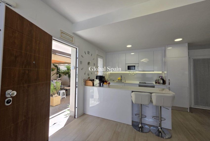 Venta - VILLA -
PILAR DE LA HORADADA - Zona Pueblo