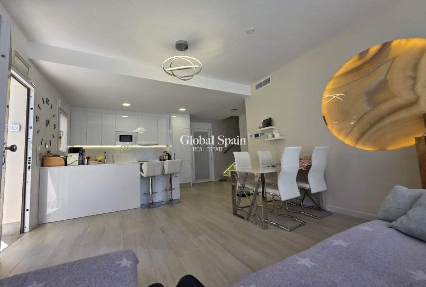 Venta - VILLA -
PILAR DE LA HORADADA - Zona Pueblo