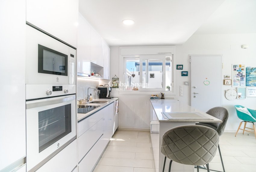 Venta - VILLA -
PILAR DE LA HORADADA