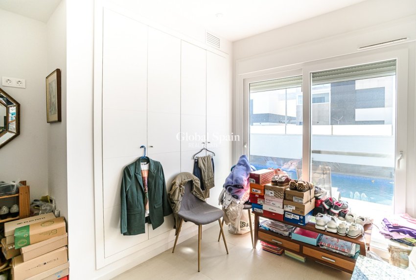 Venta - VILLA -
PILAR DE LA HORADADA