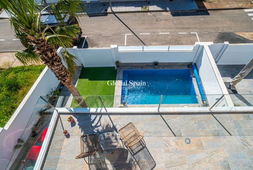 Venta - VILLA -
PILAR DE LA HORADADA