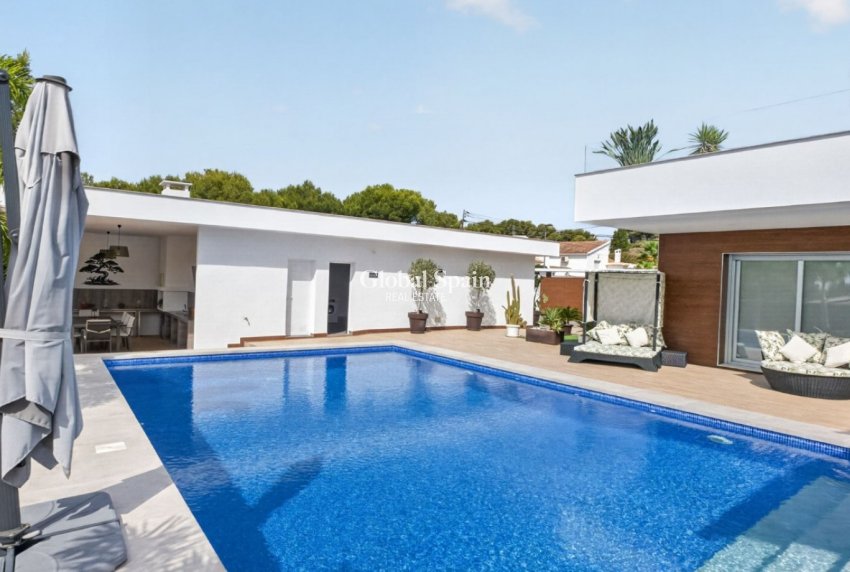 Venta - VILLA -
Pinar de Campoverde