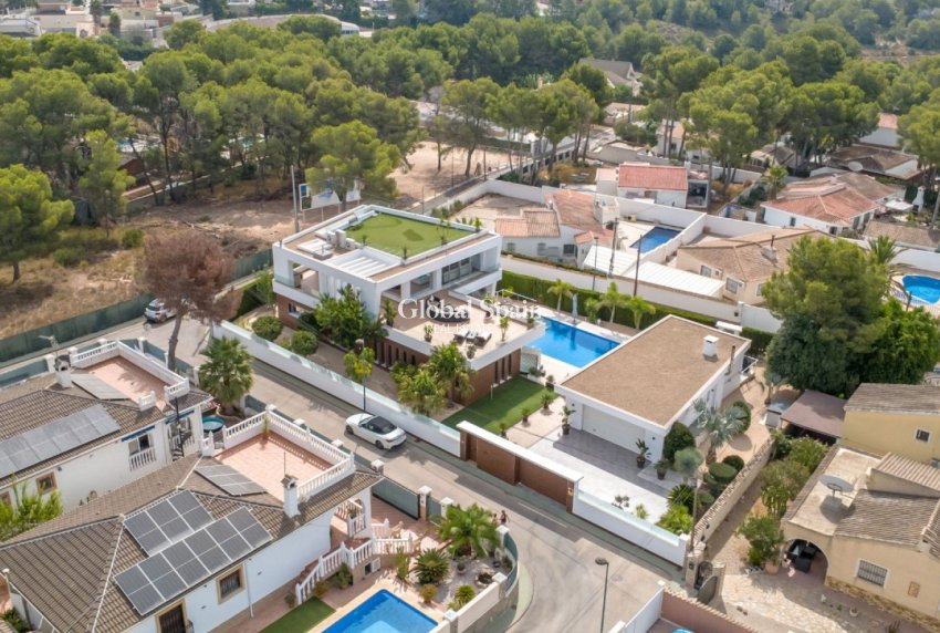 Venta - VILLA -
Pinar de Campoverde