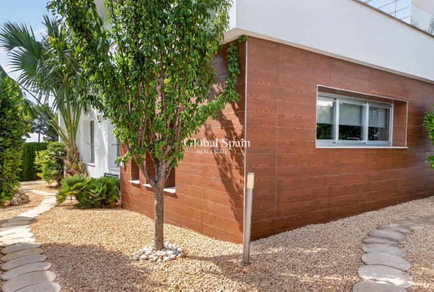 Venta - VILLA -
Pinar de Campoverde