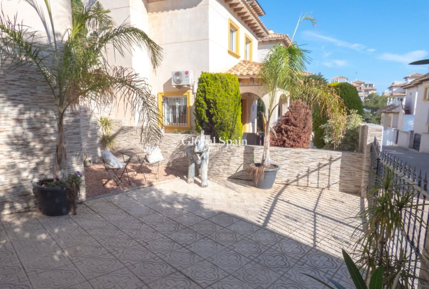 Venta - VILLA -
PLAYA FLAMENCA - Costa Blanca