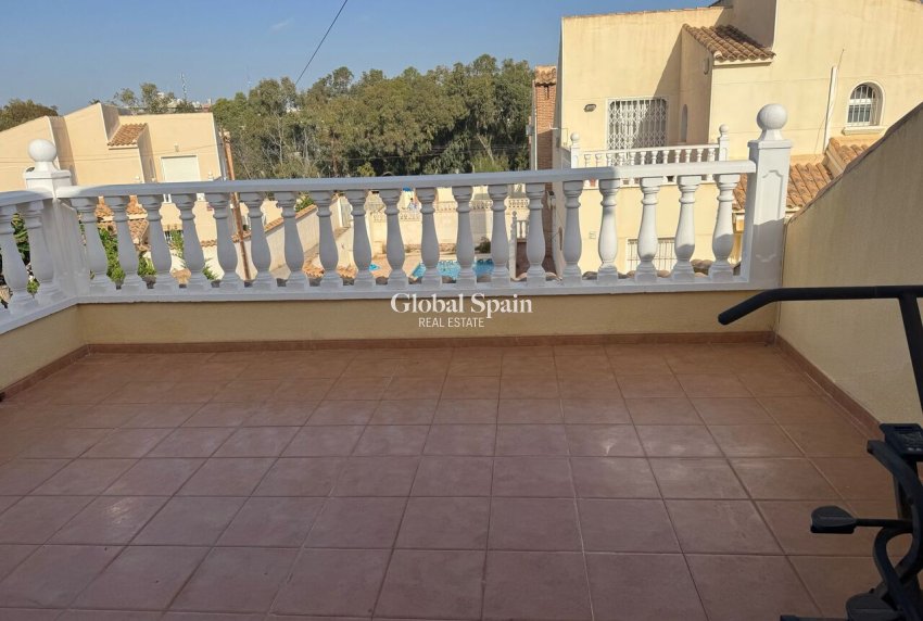 Venta - VILLA -
PLAYA FLAMENCA - Costa Blanca