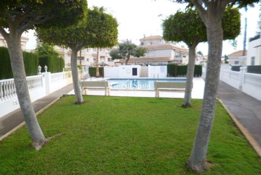 Venta - VILLA -
PLAYA FLAMENCA - Costa Blanca