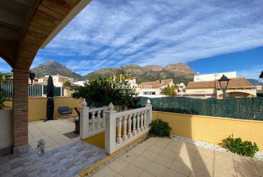 Venta - VILLA -
POLOP - Alberca