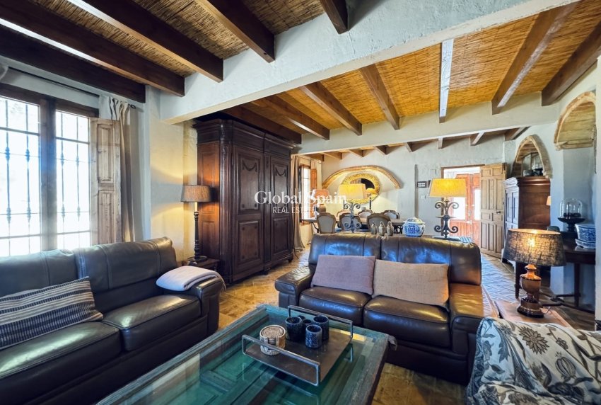 Venta - VILLA -
RELLEU - Inland