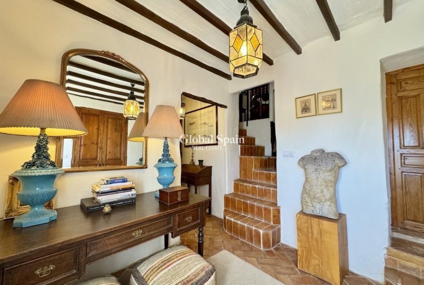 Venta - VILLA -
RELLEU - Inland