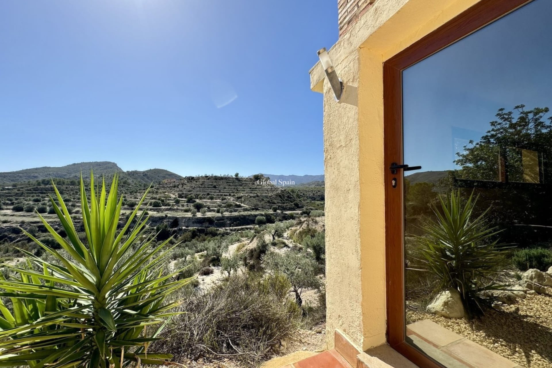 Venta - VILLA -
RELLEU - Inland