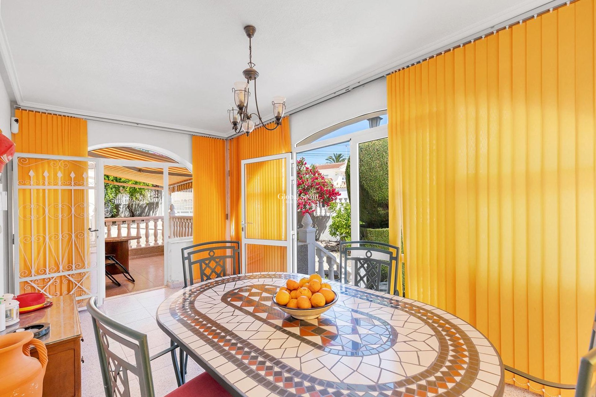 Venta - VILLA -
ROJALES - Centro de la Ciudad Quesada