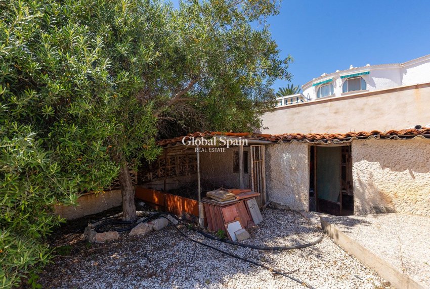 Venta - VILLA -
ROJALES - Centro de la Ciudad Quesada